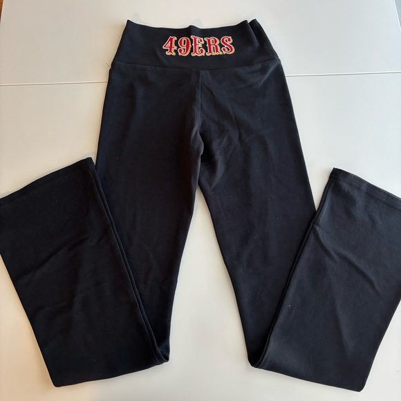 San Francisco 49ers Black Flared Leggings - Picture 4 of 5